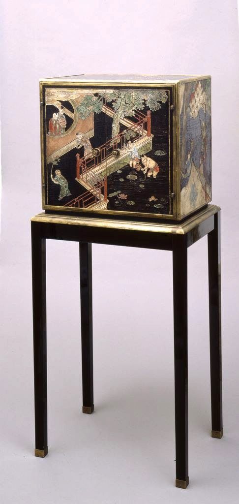 Cabinet de Louis Cane en laque de Coromandel. Panneaux du XVIIe siècle, bronze originaux de Louis Cane