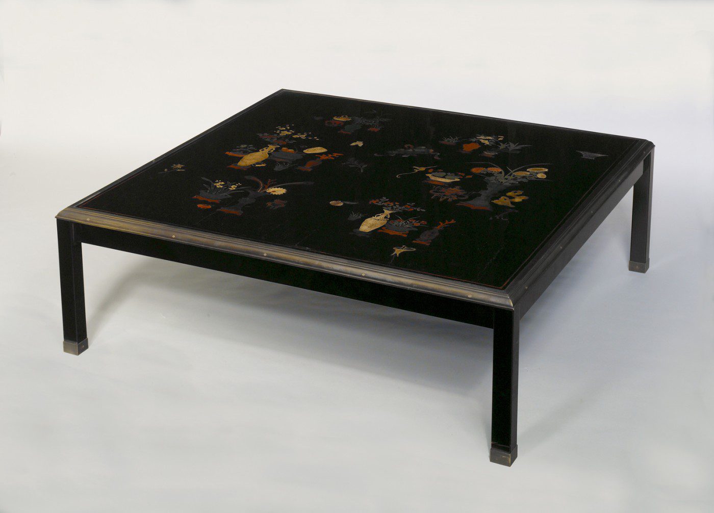 Table basse de Louis Cane composée de panneaux en laque polychrome