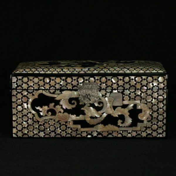 Box with mother-of-pearl decoration "Ryukyu"