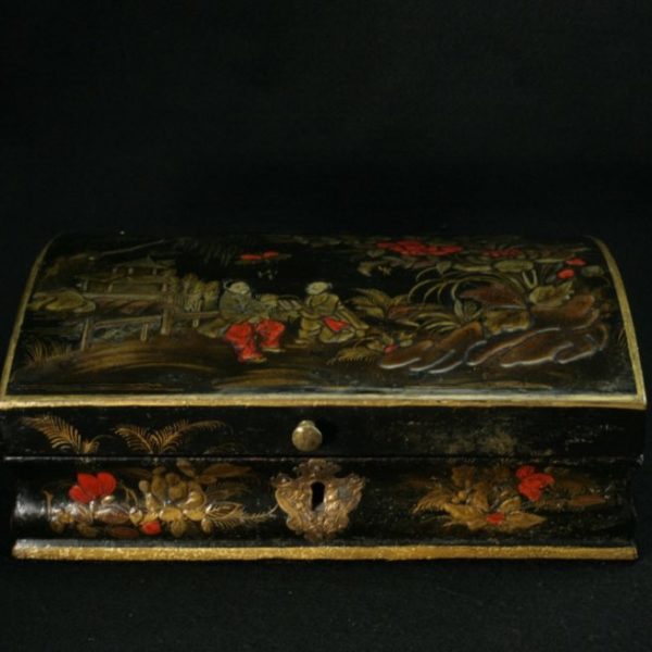 Wig box decorated with two figures under a weeping willow