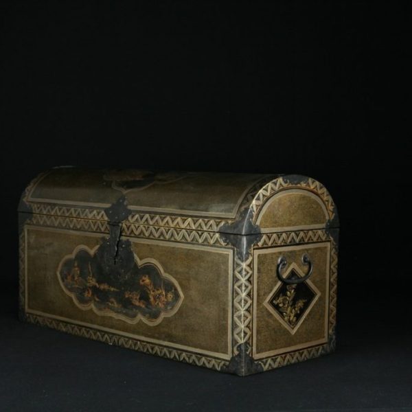 "Transition" style chest decorated with landscapes