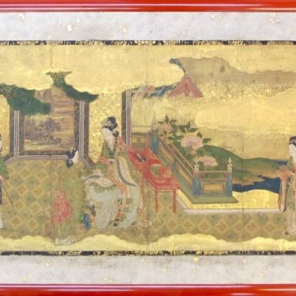 Polychrome Malerei auf Goldpapier verziert mit Hofdamen, die reich in chinesischer Mode gekleidet sind und auf einer blühenden Terrasse spazieren. Moderner lackierter Rahmen.